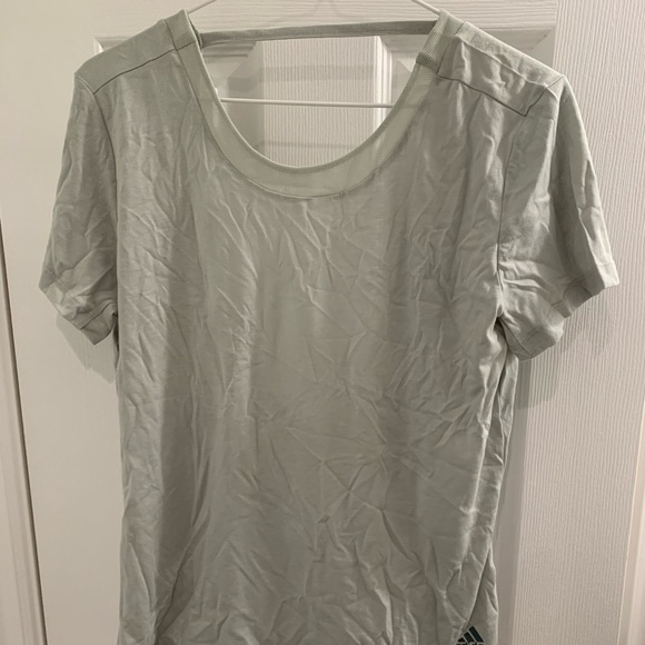 BNWT official Adidas Low Back T-shirt for womens - size large - Picture 2 of 6